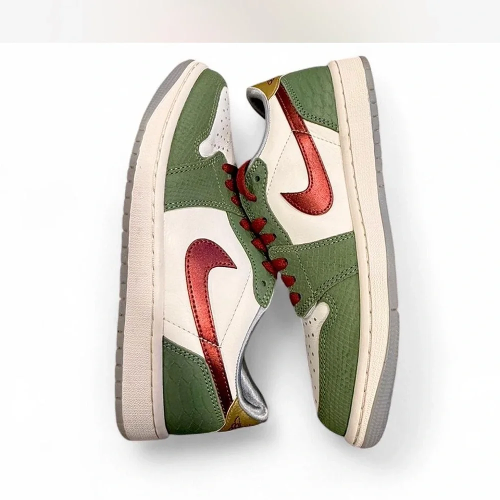Air Jordan 1 Retro Low OG ‘Year of the Dragon’ (2024) - Picture 1 of 6